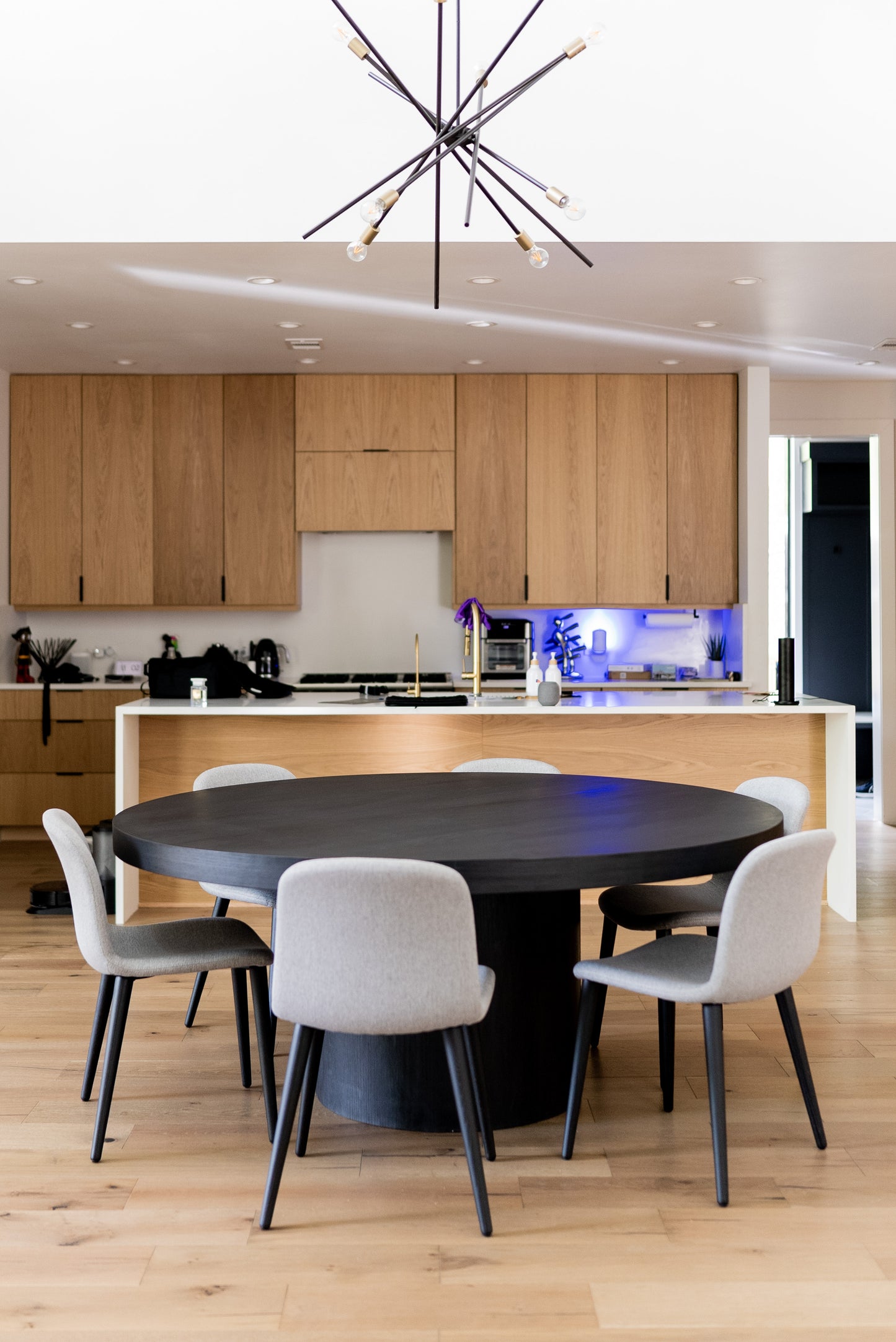 Veneer Round Table