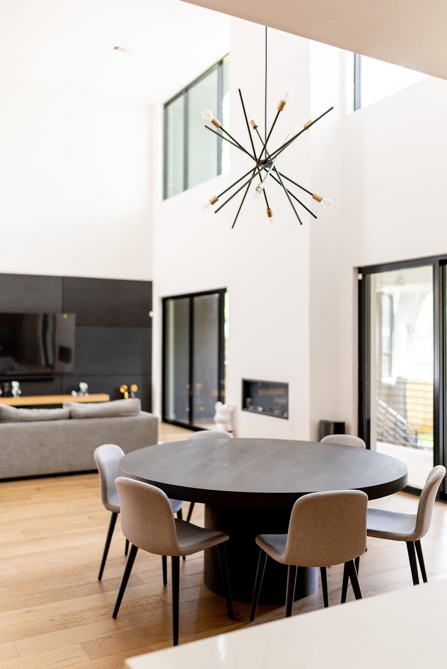 Veneer Round Table