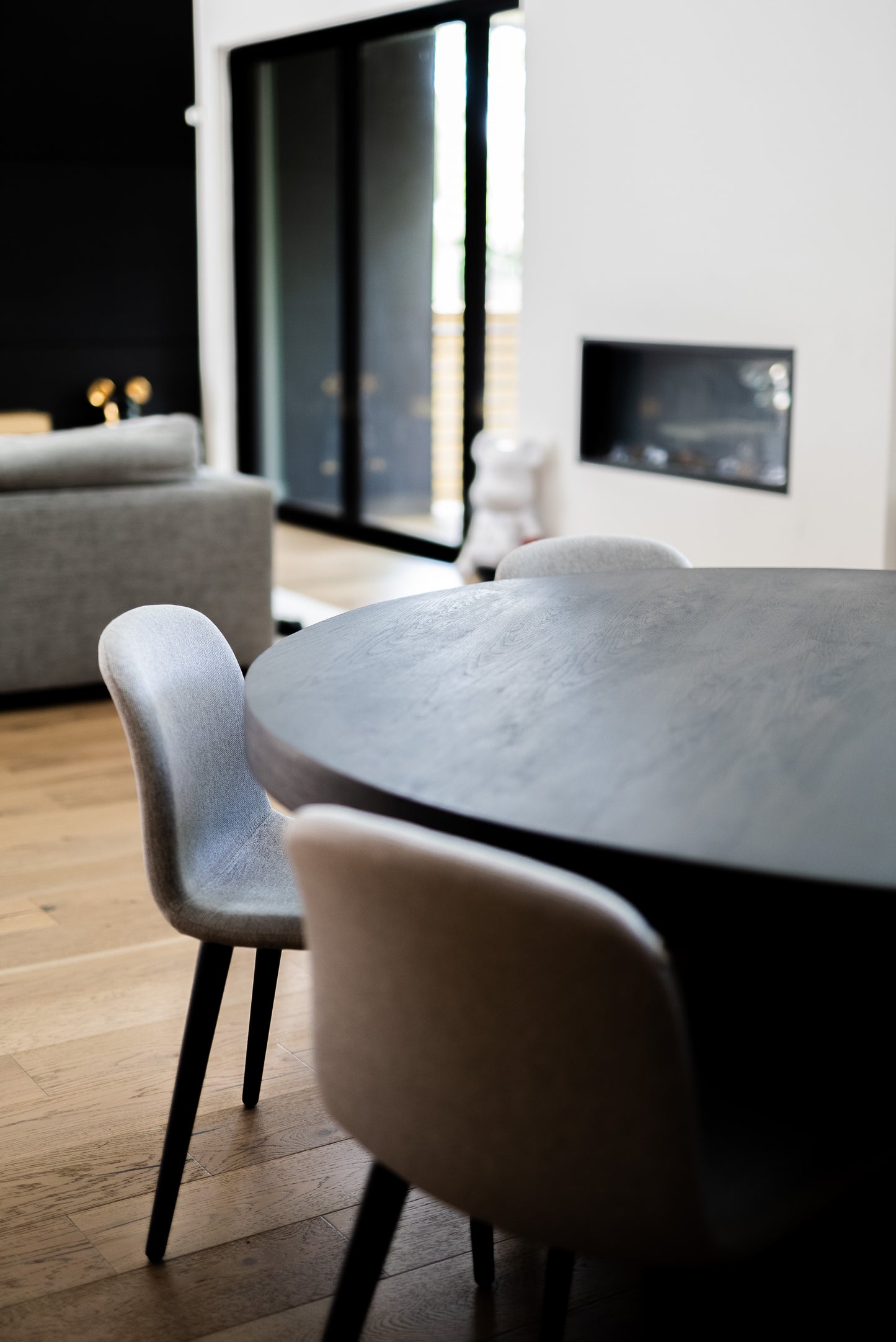 Veneer Round Table
